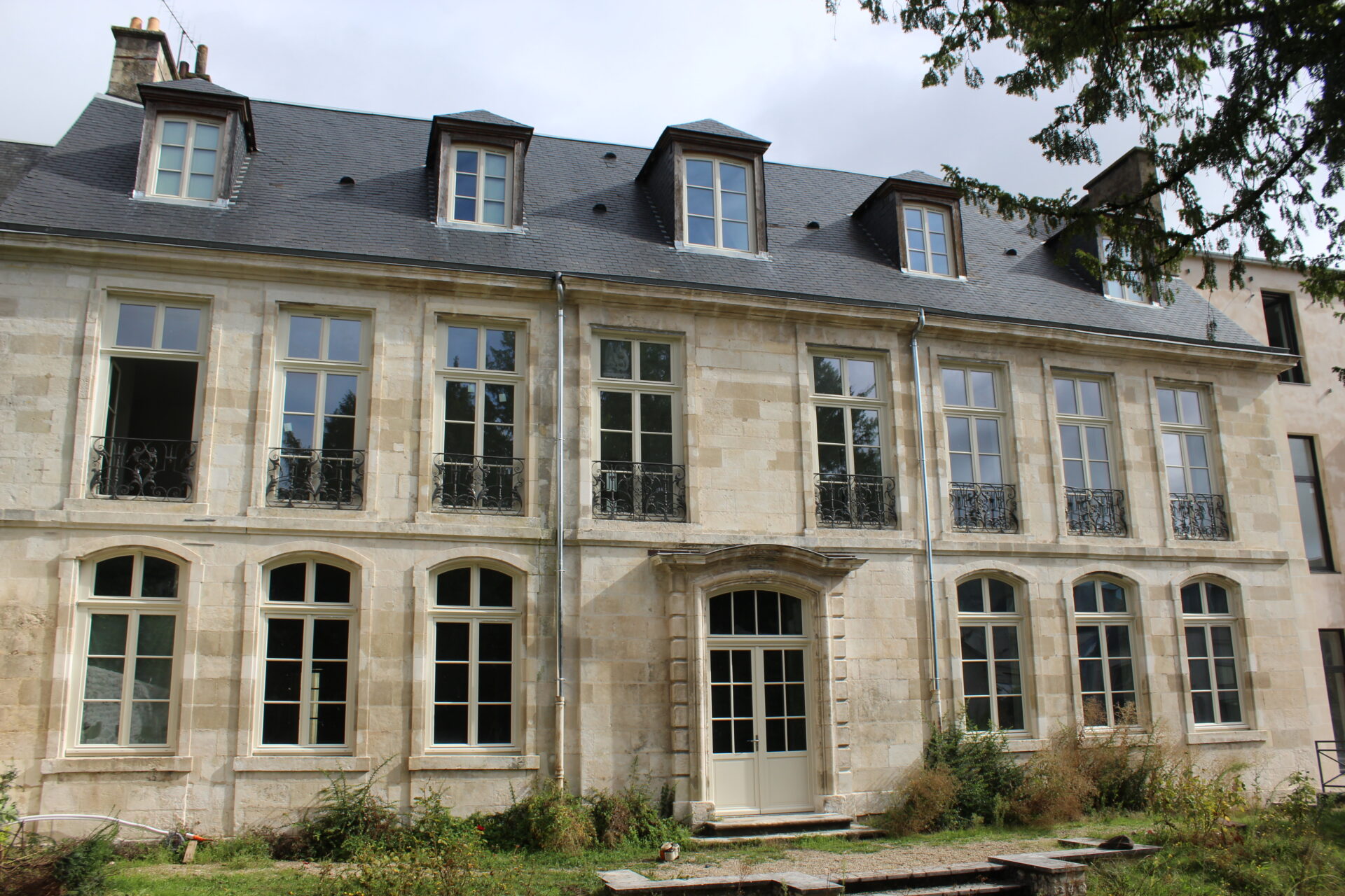 Bâtiment ancien rénovation patrimoine ZEARO Groupe GMR
